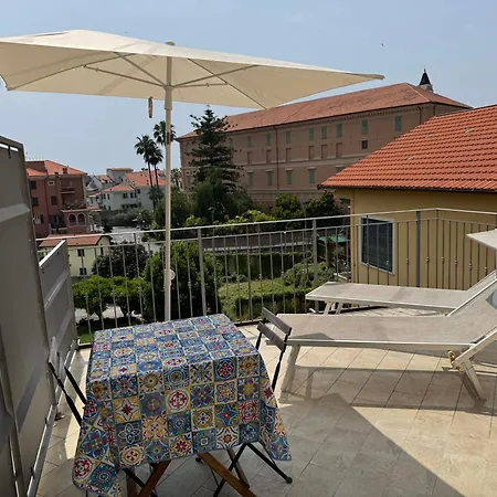 Mansardina A Due Passi Dal Mare דירה *