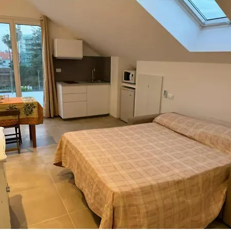 Mansardina A Due Passi Dal Mare Apartmán *